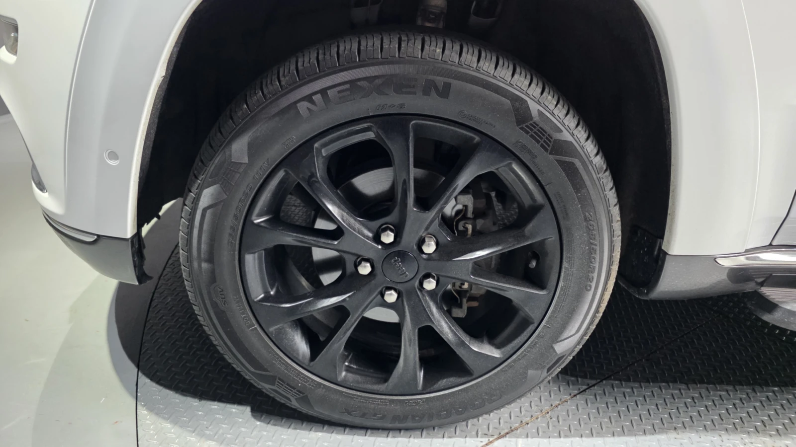 Jeep Grand cherokee 2020* SUMMIT* DIS* HARMAN* ОБДУХ* PANO* ВЪЗДУХ* КР, снимка 5 - Автомобили и джипове - 55484295