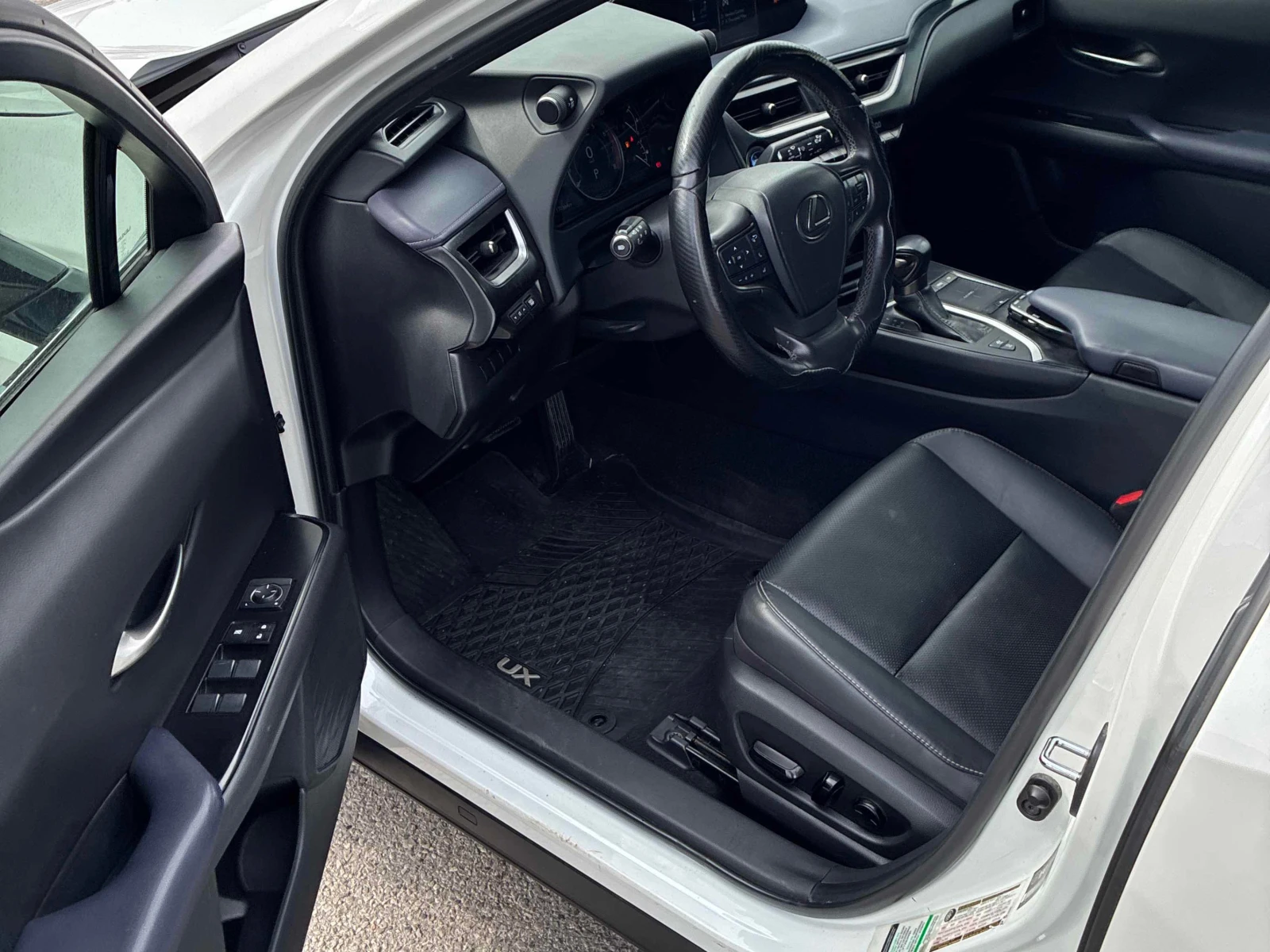 Lexus UX 250h | CARFAX | БЕЗ ИНЦИДЕНТИ, снимка 7 - Автомобили и джипове - 56133737