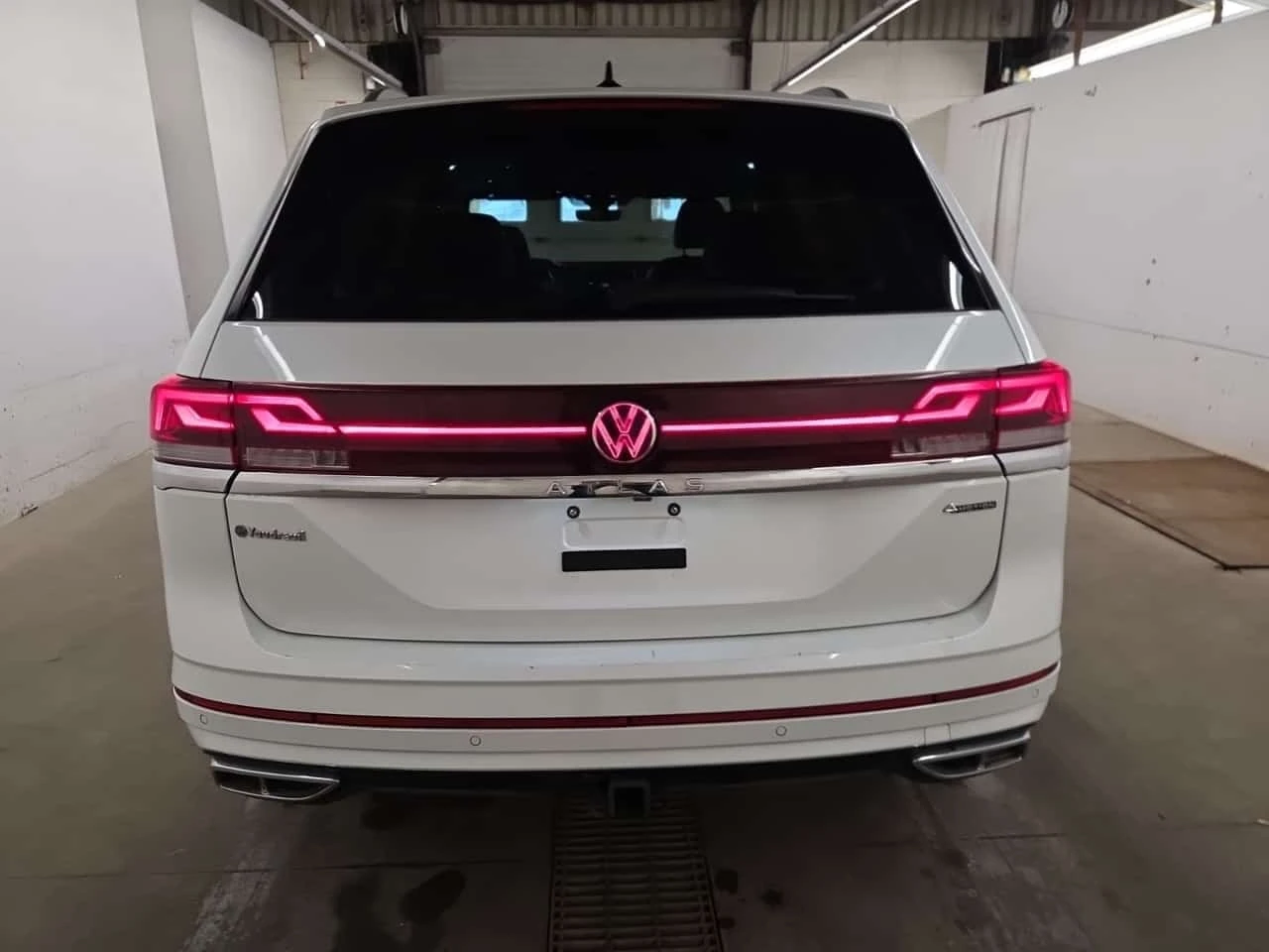VW Atlas * EXECLINE * CARFAX * , снимка 4 - Автомобили и джипове - 56704901