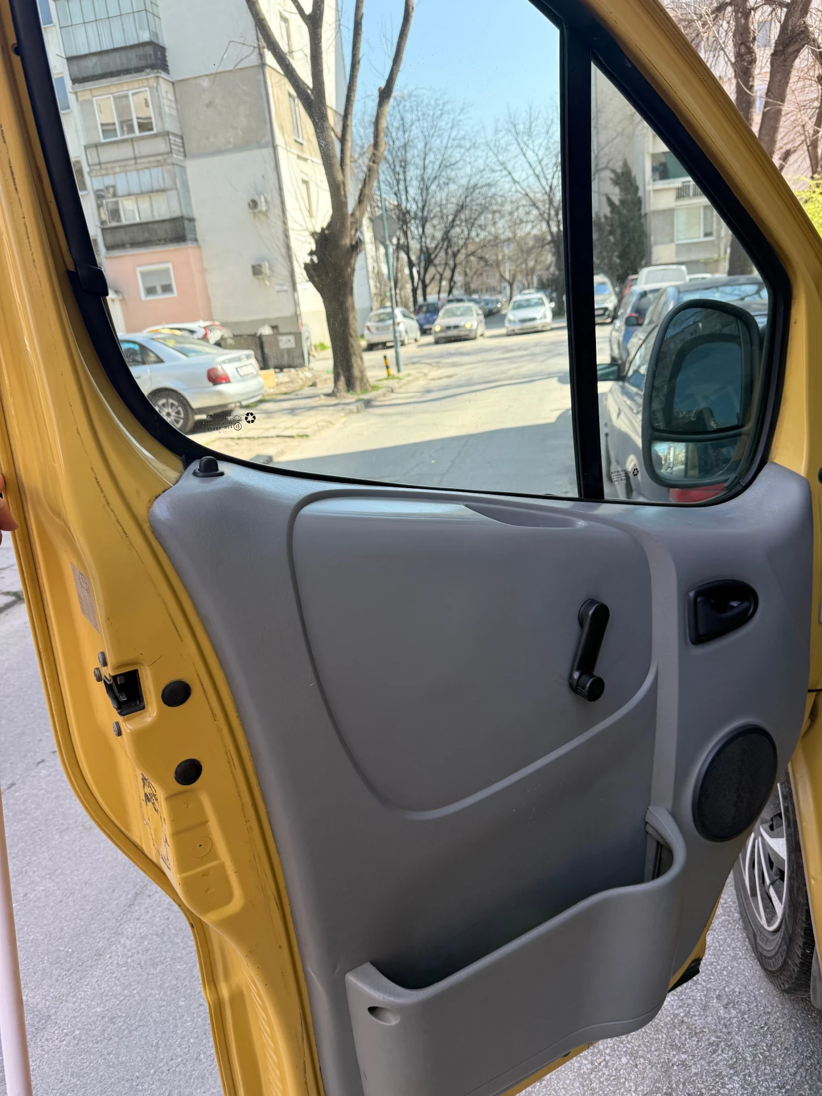 Opel Vivaro 1.9cdti, снимка 6 - Бусове и автобуси - 53824614