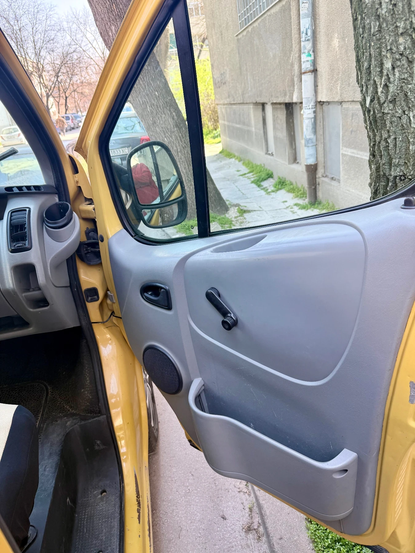 Opel Vivaro 1.9cdti, снимка 7 - Бусове и автобуси - 53824614