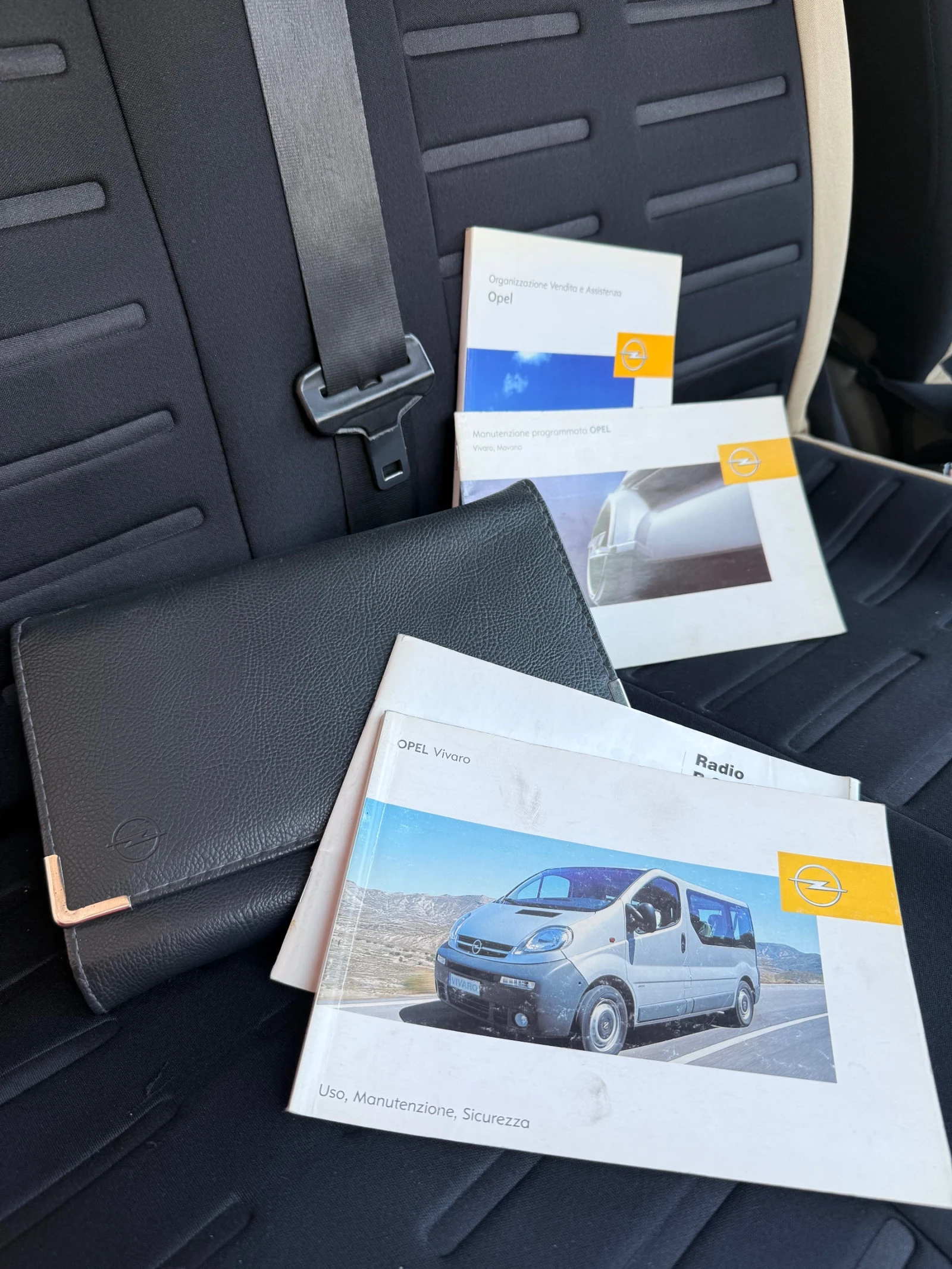 Opel Vivaro 1.9cdti, снимка 8 - Бусове и автобуси - 53824614