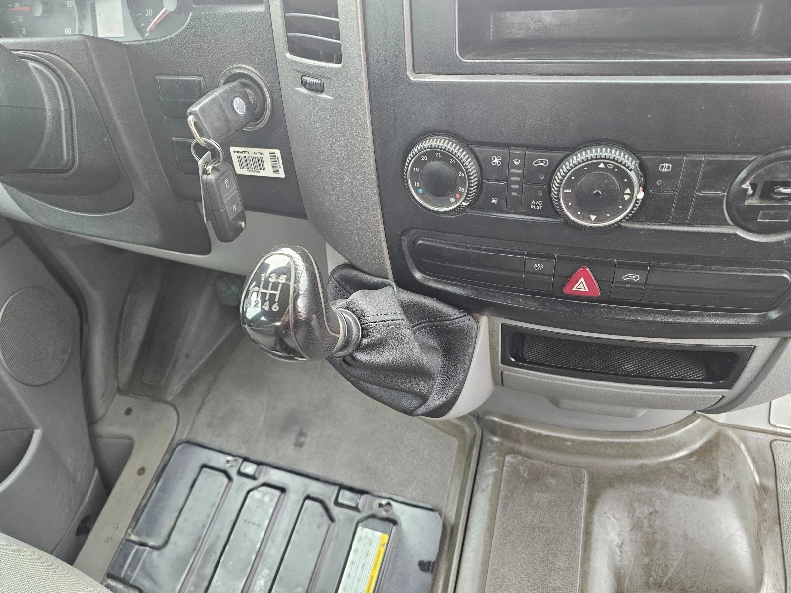 VW Crafter 2.5tdi+ kran, снимка 9 - Бусове и автобуси - 54218619