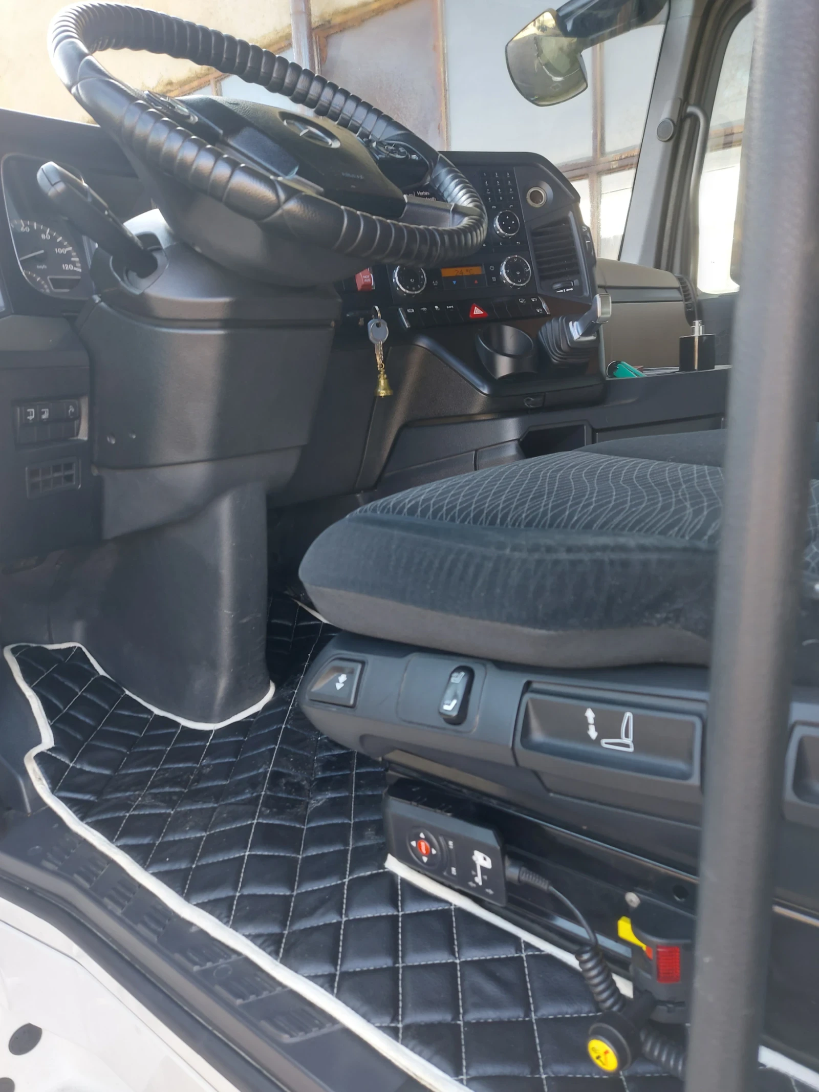 Mercedes-Benz Actros АДР - изображение 8