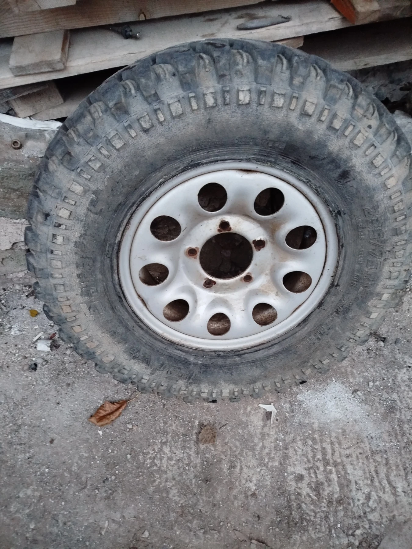    235/75R15  Suzuki Vitara | Mobile.bg   1