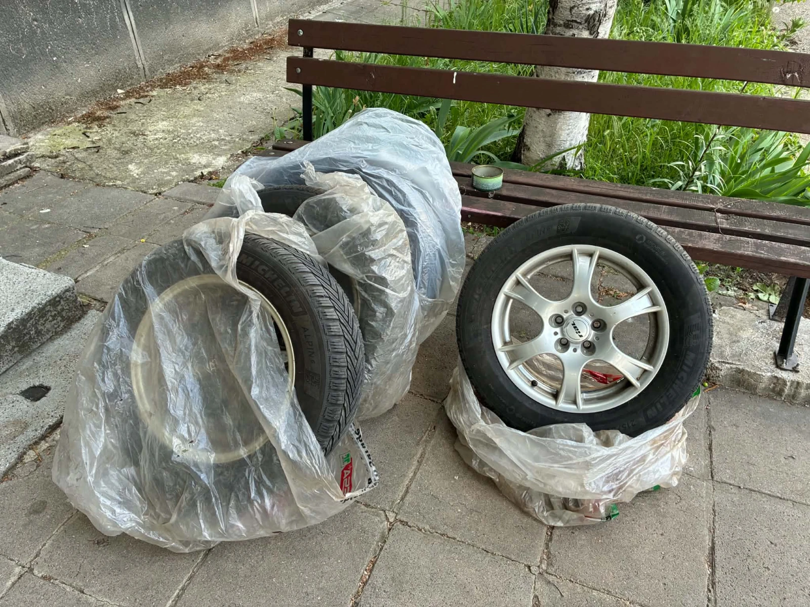 Гуми с джанти Michelin 215/60R16