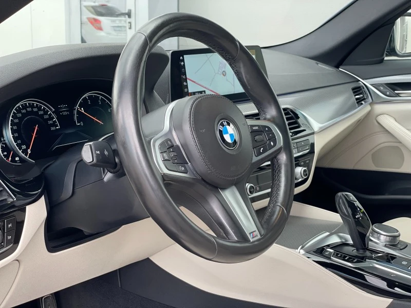 BMW 520 X-Drive M-Package Реален Пробег, снимка 5 - Автомобили и джипове - 44215026