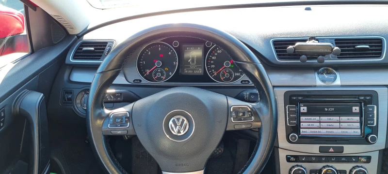 VW Passat 2.0TDI* HIGHLINE* * 4 x 4* * NAVI* * ОБСЛУЖЕН SWED, снимка 11 - Автомобили и джипове - 47175892