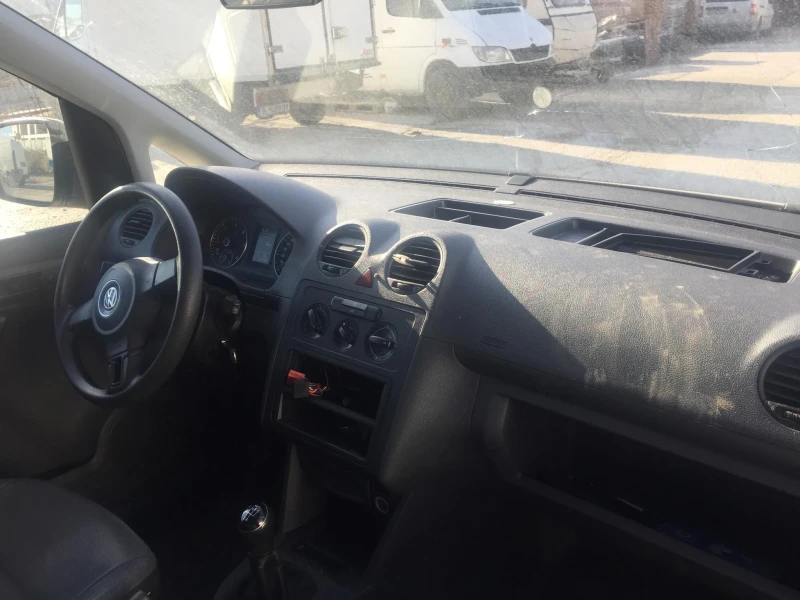 VW Caddy Макси, снимка 11 - Автомобили и джипове - 48604858