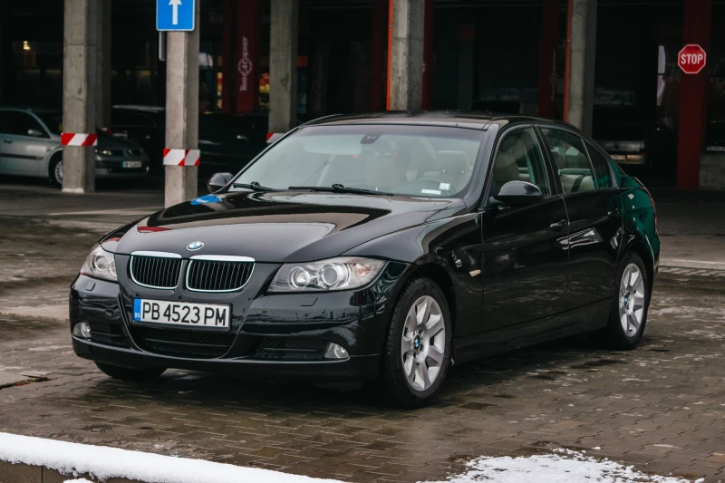 BMW 320, снимка 7 - Автомобили и джипове - 48667192