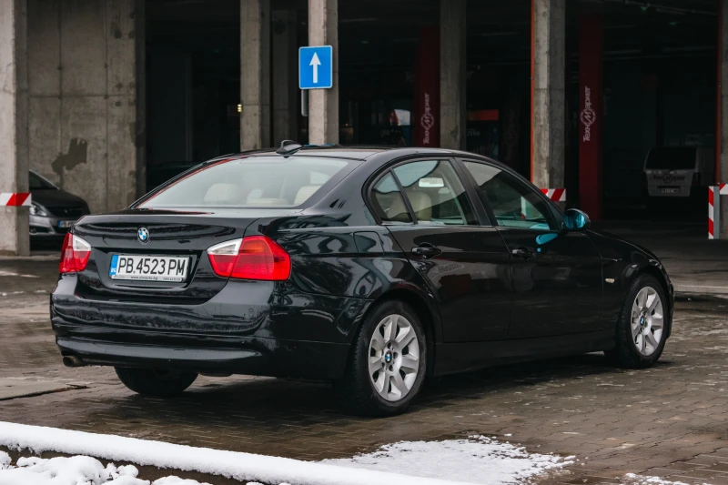 BMW 320, снимка 6 - Автомобили и джипове - 48667192