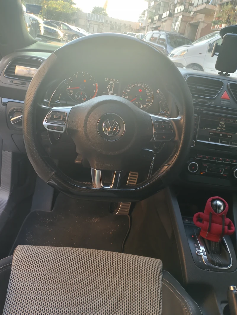 VW Scirocco 1.4L TSI, снимка 13 - Автомобили и джипове - 51726919