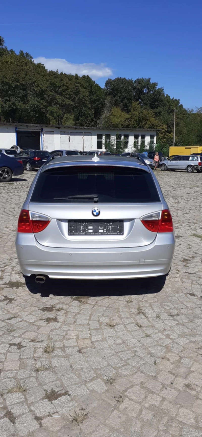 BMW 320 I, снимка 3 - Автомобили и джипове - 51778383