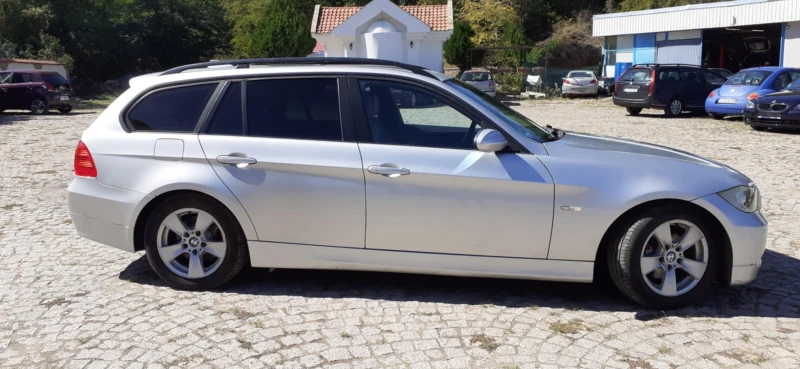 BMW 320 I, снимка 2 - Автомобили и джипове - 51778383