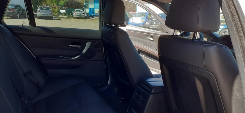 BMW 320 I, снимка 12 - Автомобили и джипове - 51778383