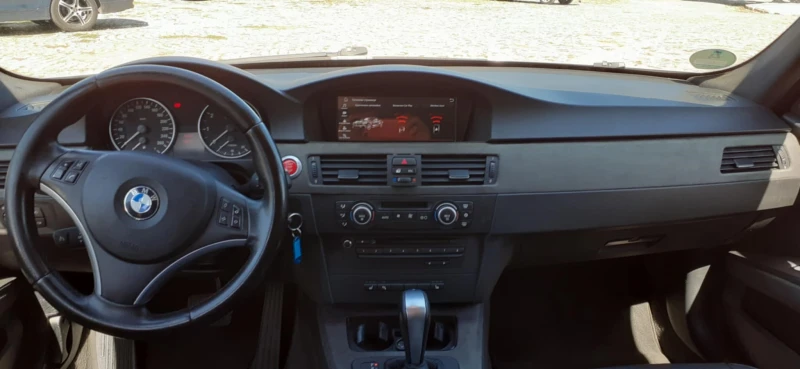 BMW 320 I, снимка 5 - Автомобили и джипове - 51778383