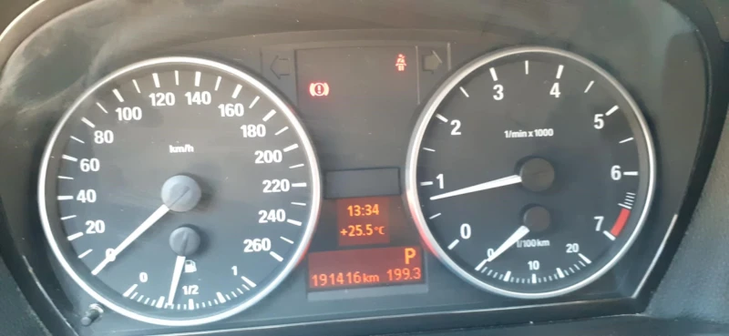 BMW 320 I, снимка 11 - Автомобили и джипове - 51778383