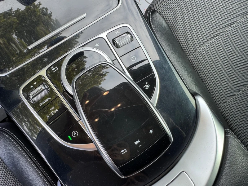 Mercedes-Benz C 220 AMG* 9G* Сервизна история* , снимка 17 - Автомобили и джипове - 51974372