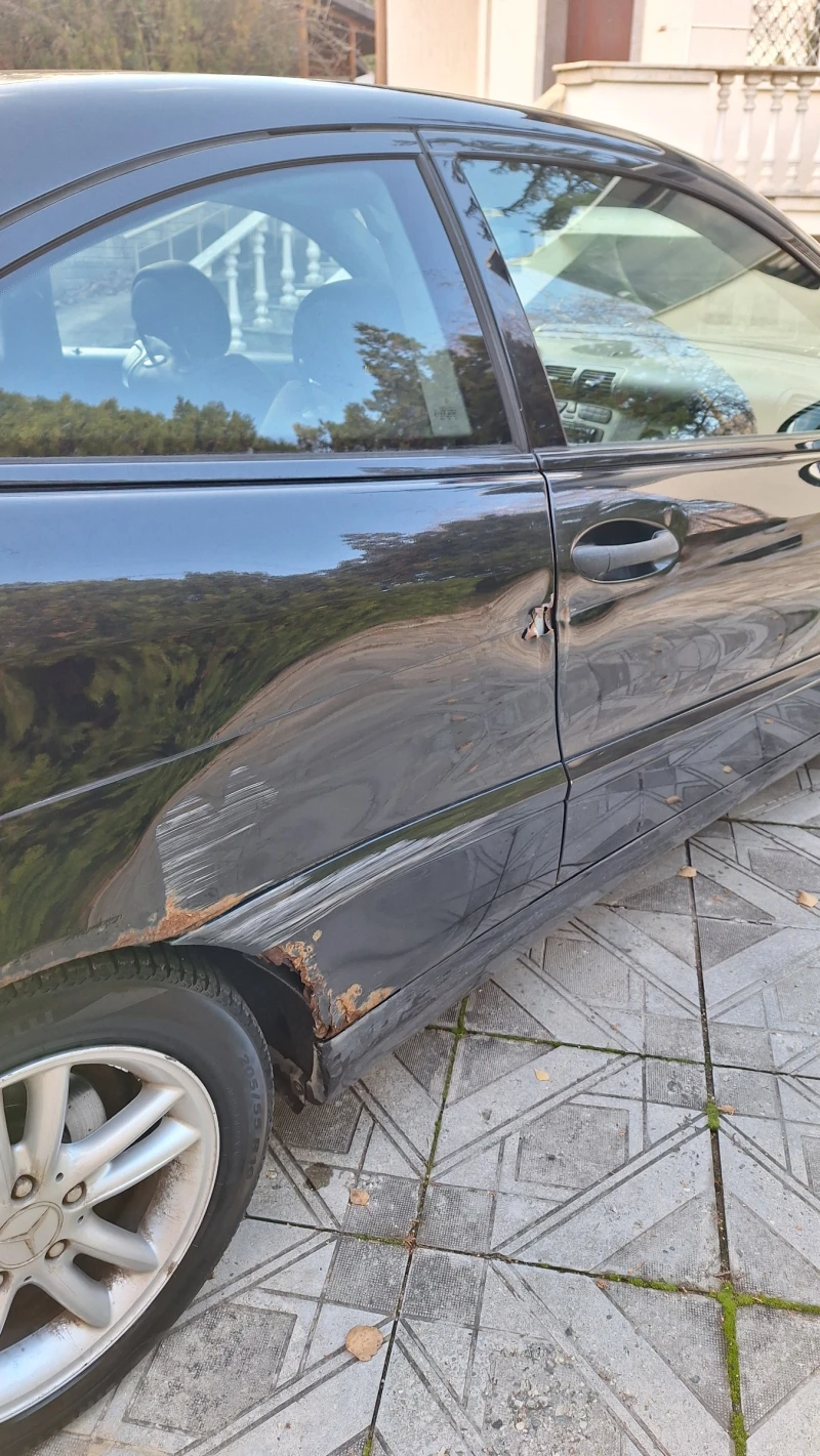 Mercedes-Benz C 220, снимка 5 - Автомобили и джипове - 52749334