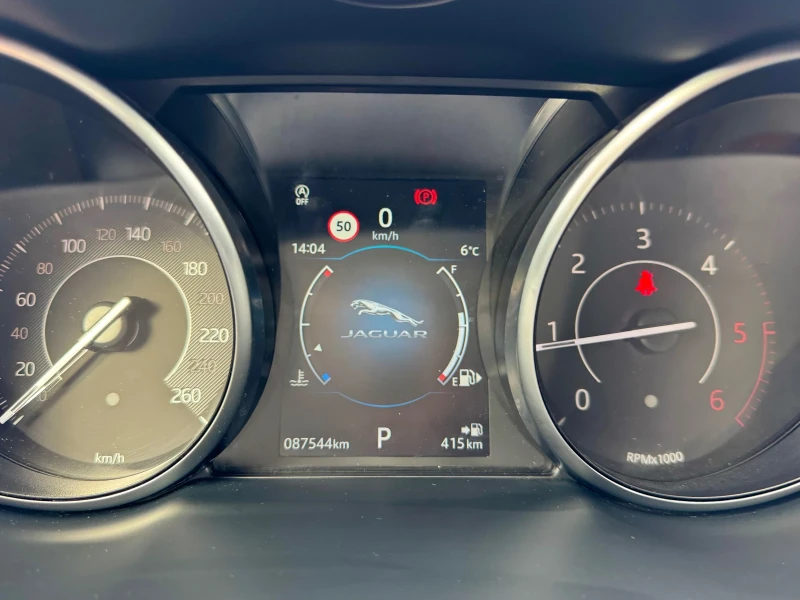 Jaguar E-pace D150 AWD * CAMRA* NAVI* TOP* , снимка 15 - Автомобили и джипове - 52907807