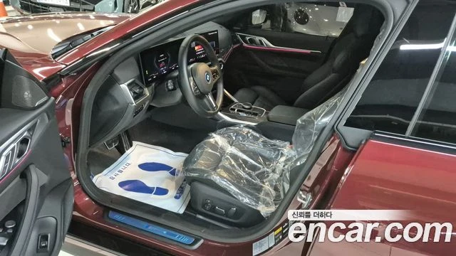 BMW i4, снимка 8 - Автомобили и джипове - 56267182