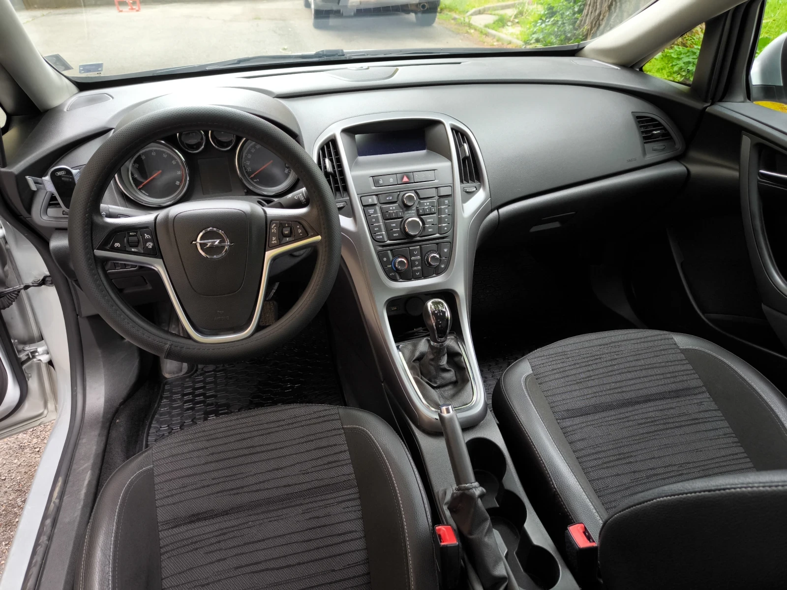 Opel Astra J, 1.6 - изображение 5
