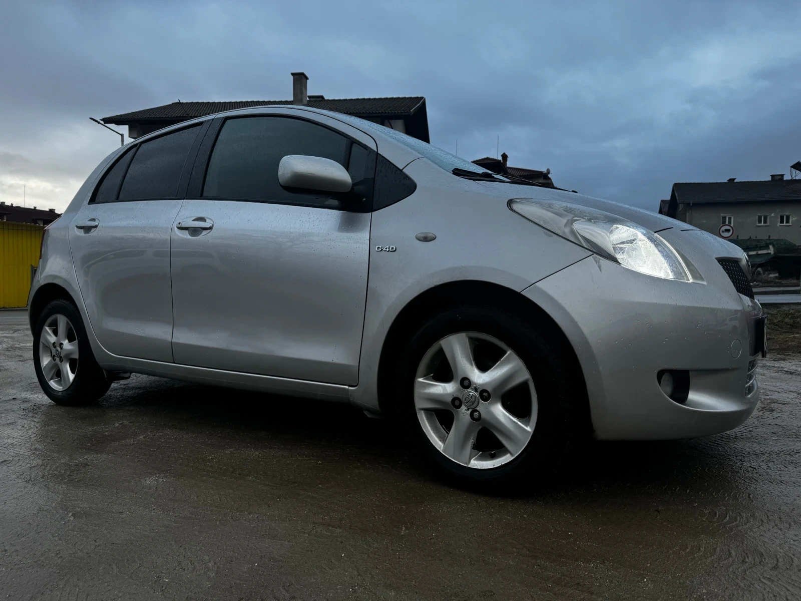 Toyota Yaris 1.4 d4d - изображение 3