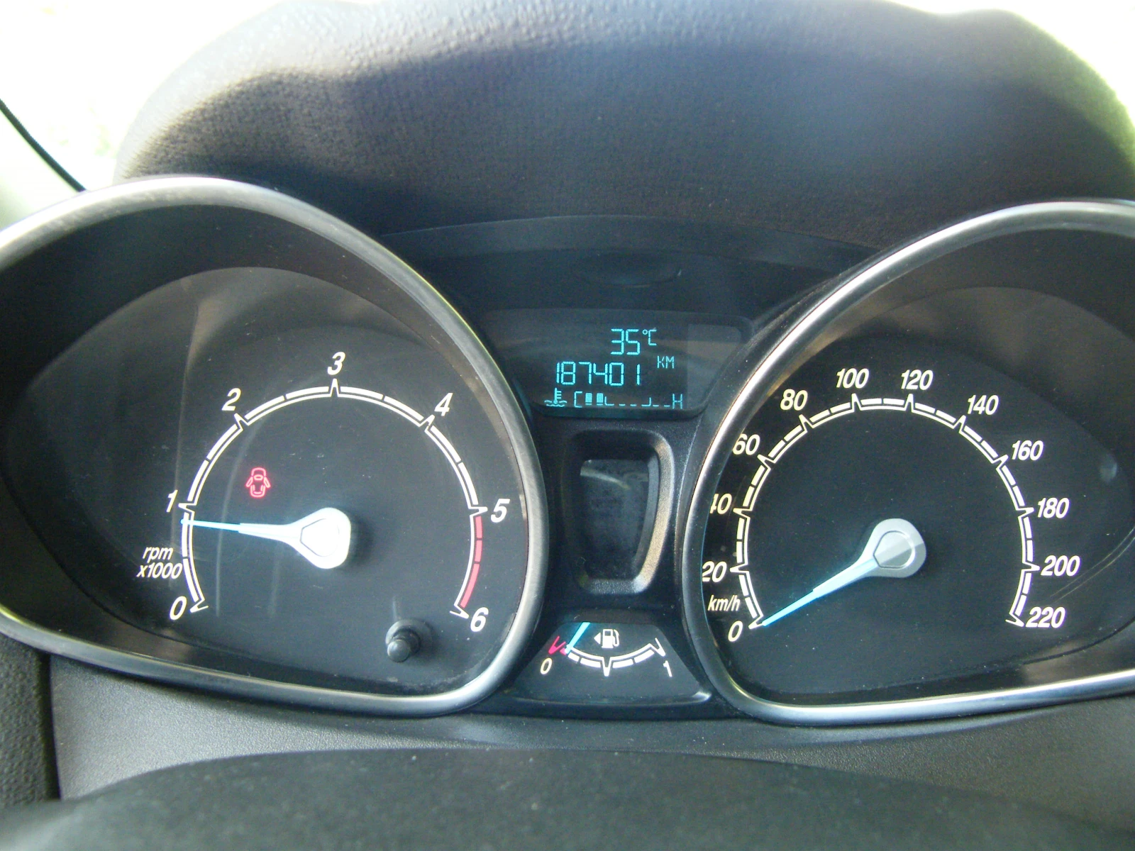 Ford Focus 1.5TDCI - изображение 9