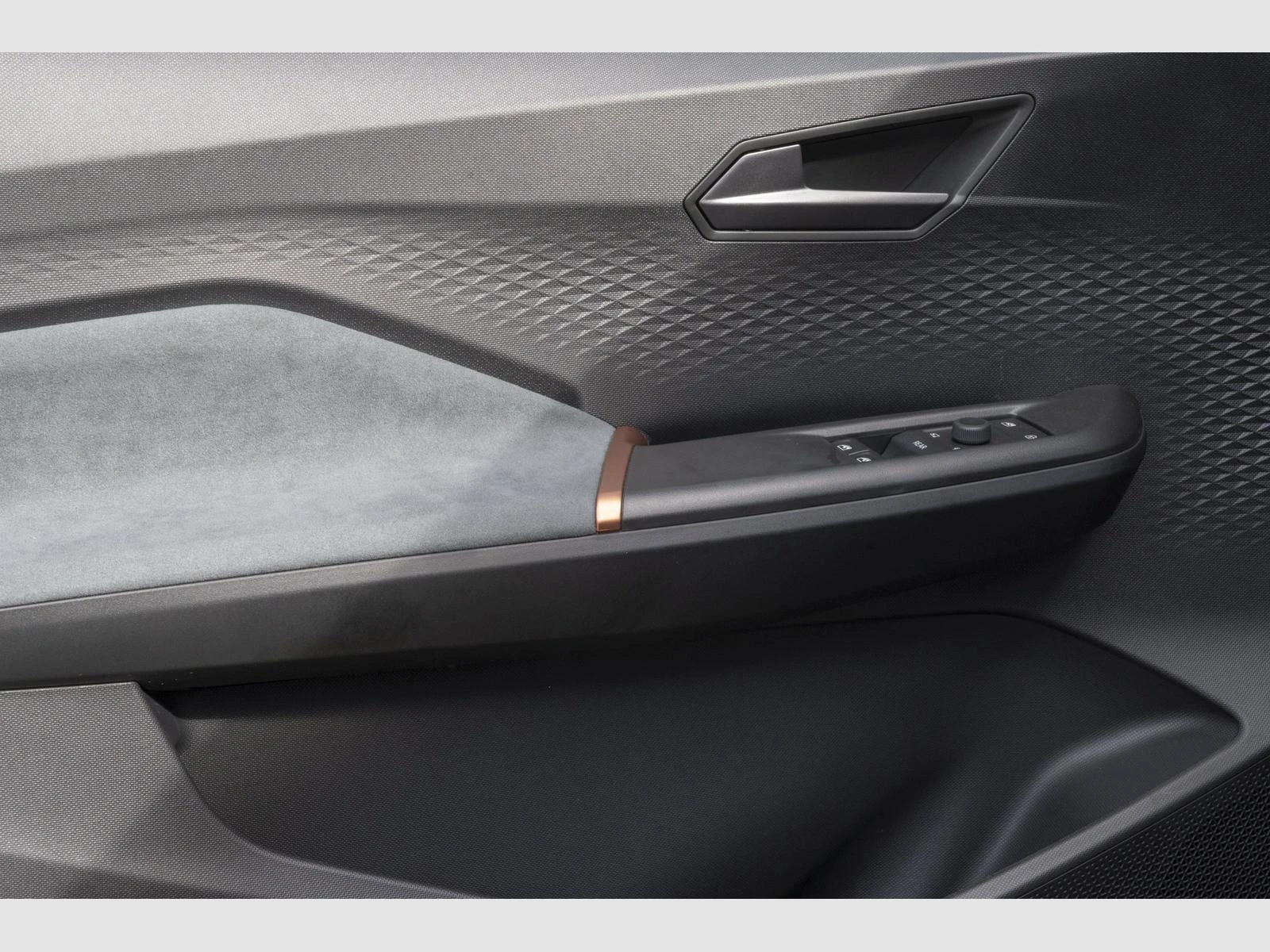 Cupra Born VZ 84kWh PANO LED 360-CAMERA HEAD UP - изображение 6