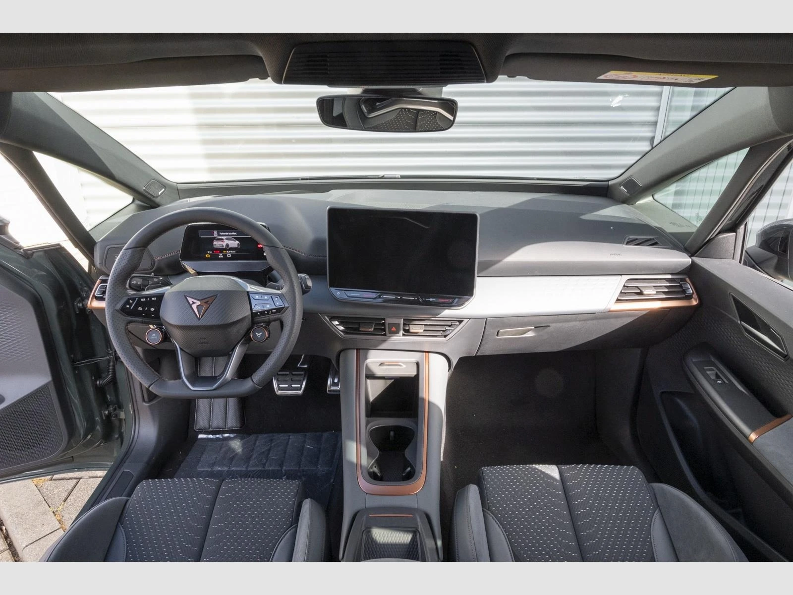 Cupra Born VZ 84kWh PANO LED 360-CAMERA HEAD UP - изображение 9