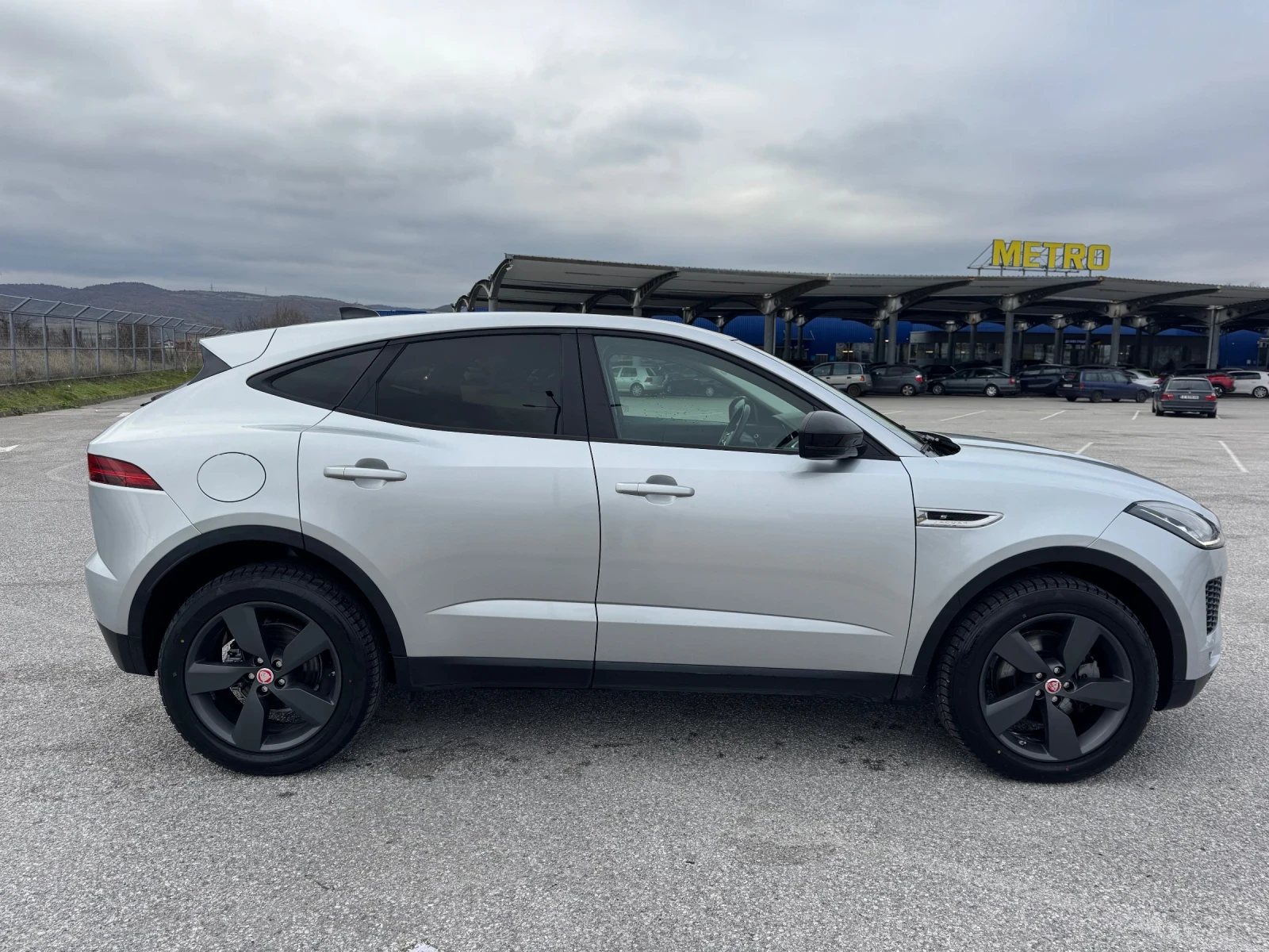 Jaguar E-pace D150 AWD * CAMERA* NAVI* TOP*  - изображение 4