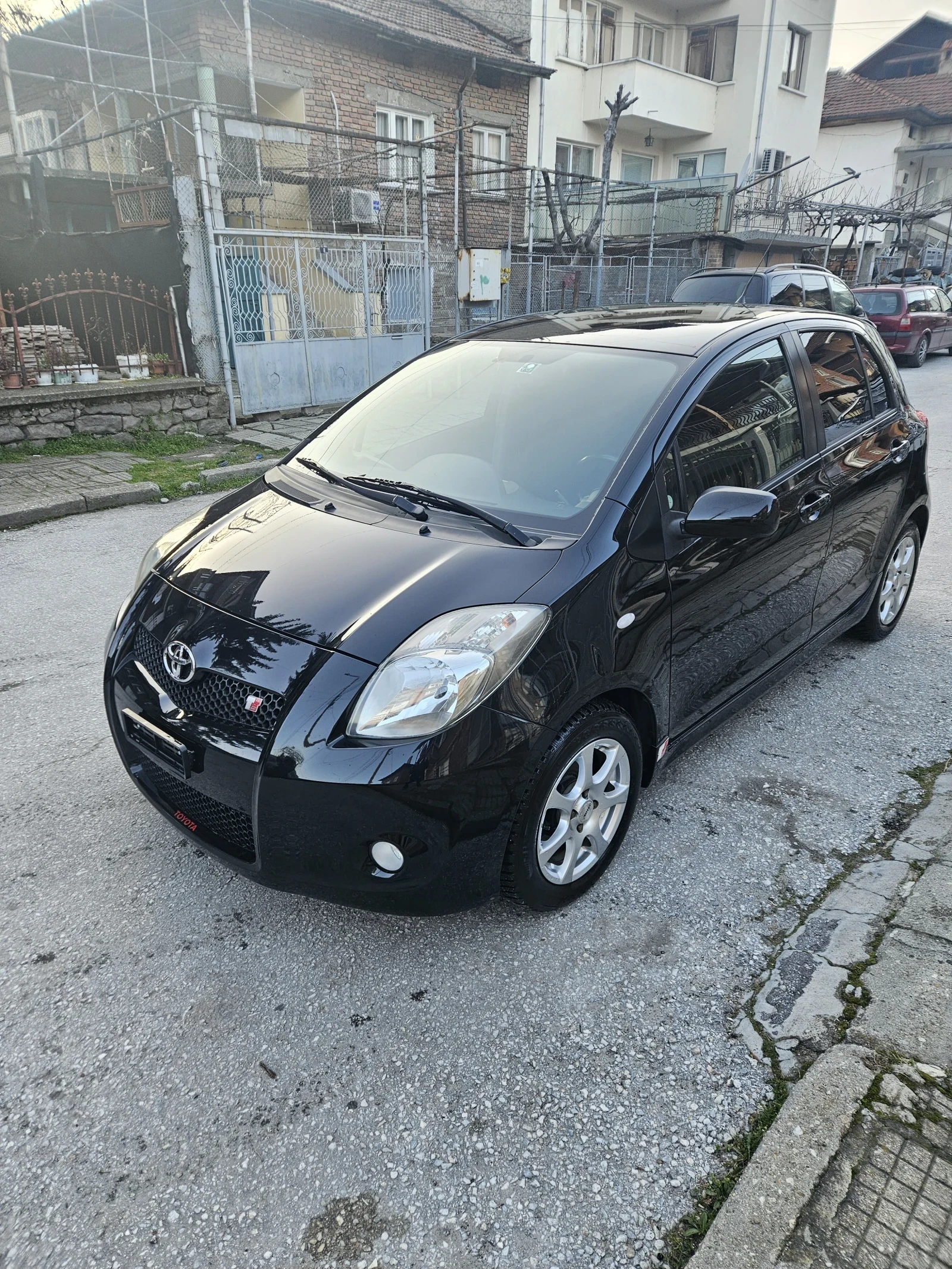 Toyota Yaris 1.8 TS - изображение 2