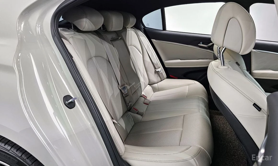 Genesis G70, снимка 12 - Автомобили и джипове - 53866151