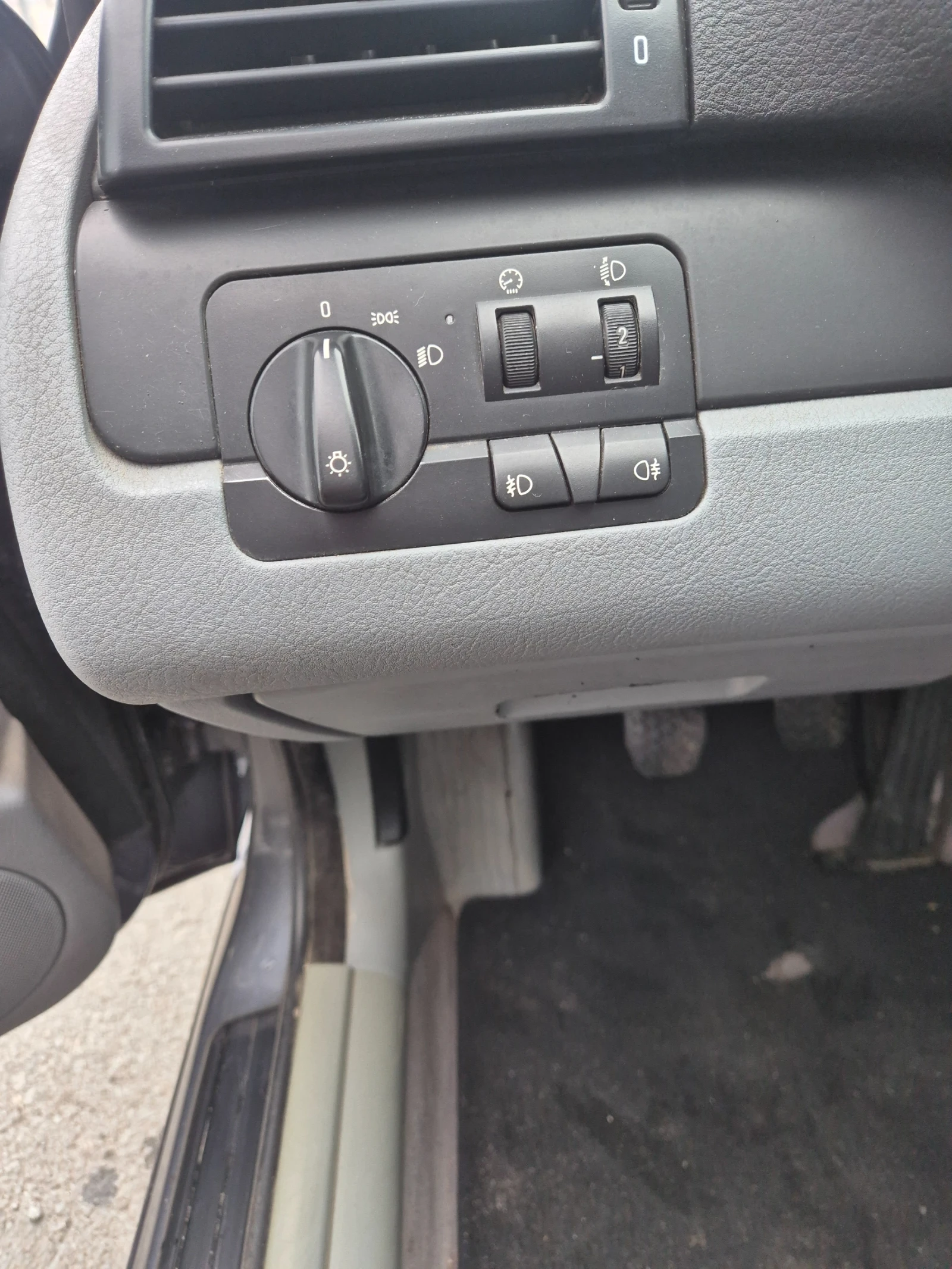 BMW 320, снимка 14 - Автомобили и джипове - 53934250