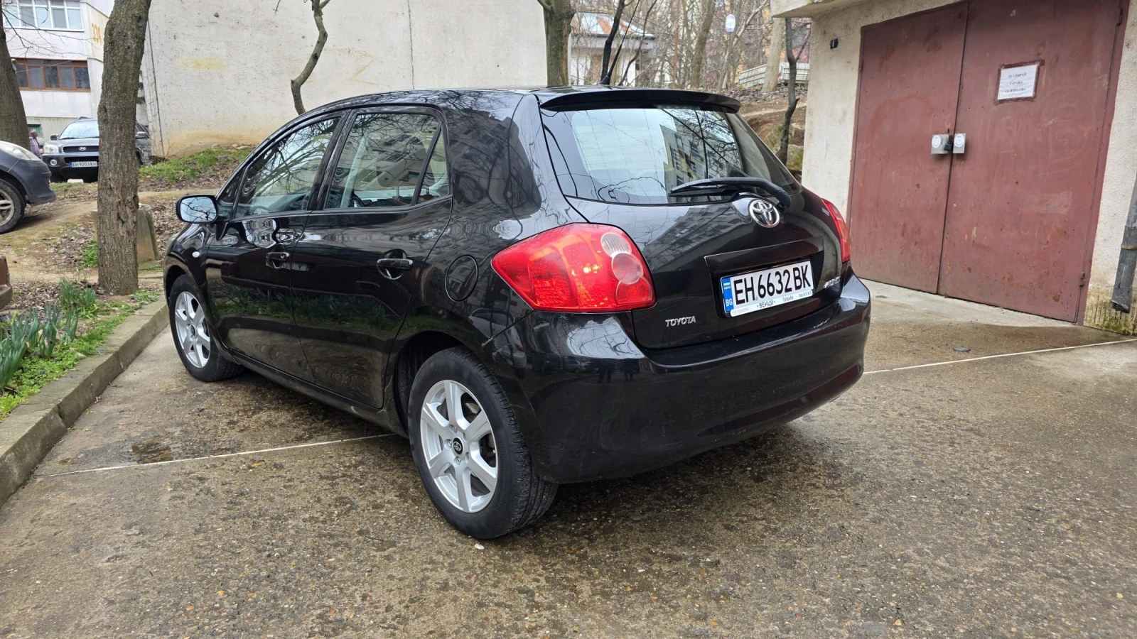 Toyota Auris, снимка 3 - Автомобили и джипове - 54009544
