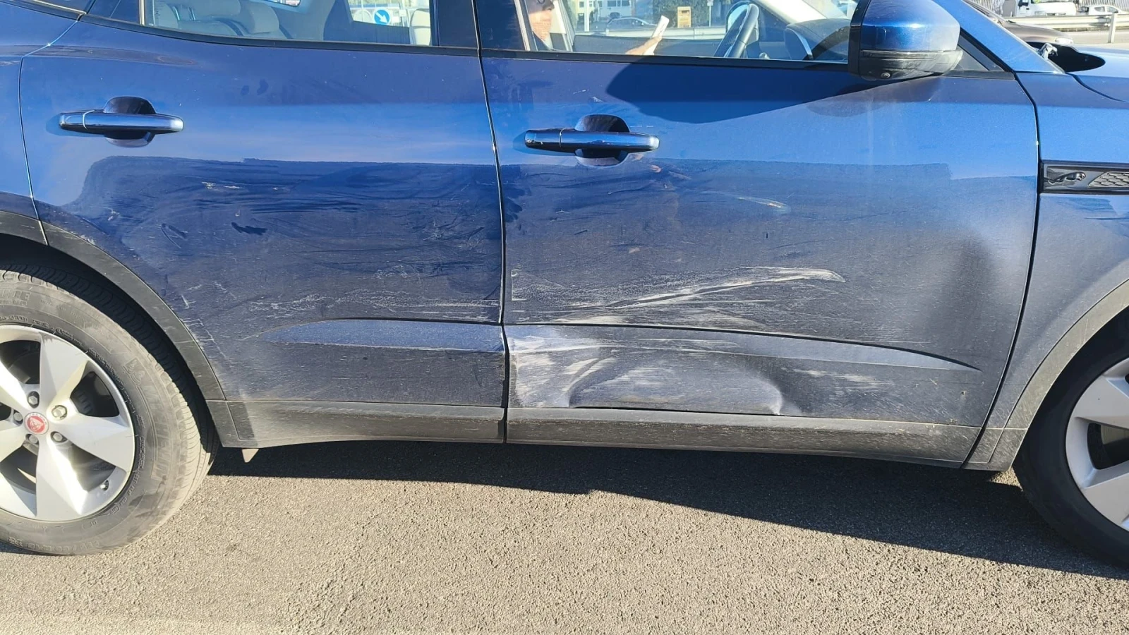 Jaguar E-pace 2.0D l4 R-Dynamic SE, снимка 5 - Автомобили и джипове - 54192789