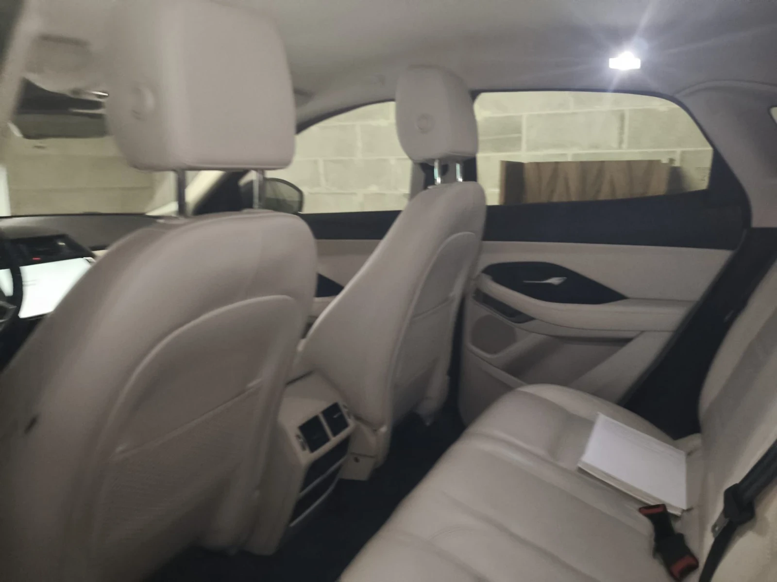 Jaguar E-pace 2.0D l4 R-Dynamic SE, снимка 9 - Автомобили и джипове - 54192789