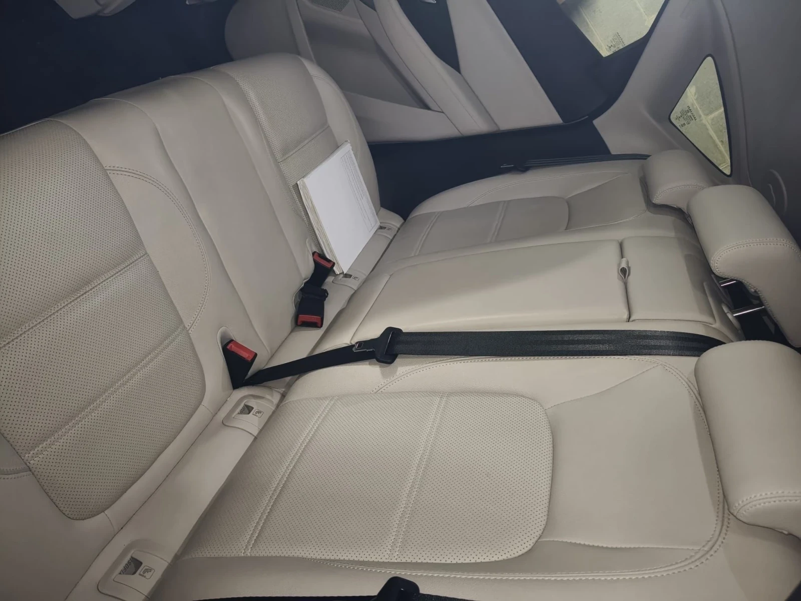 Jaguar E-pace 2.0D l4 R-Dynamic SE, снимка 11 - Автомобили и джипове - 54192789