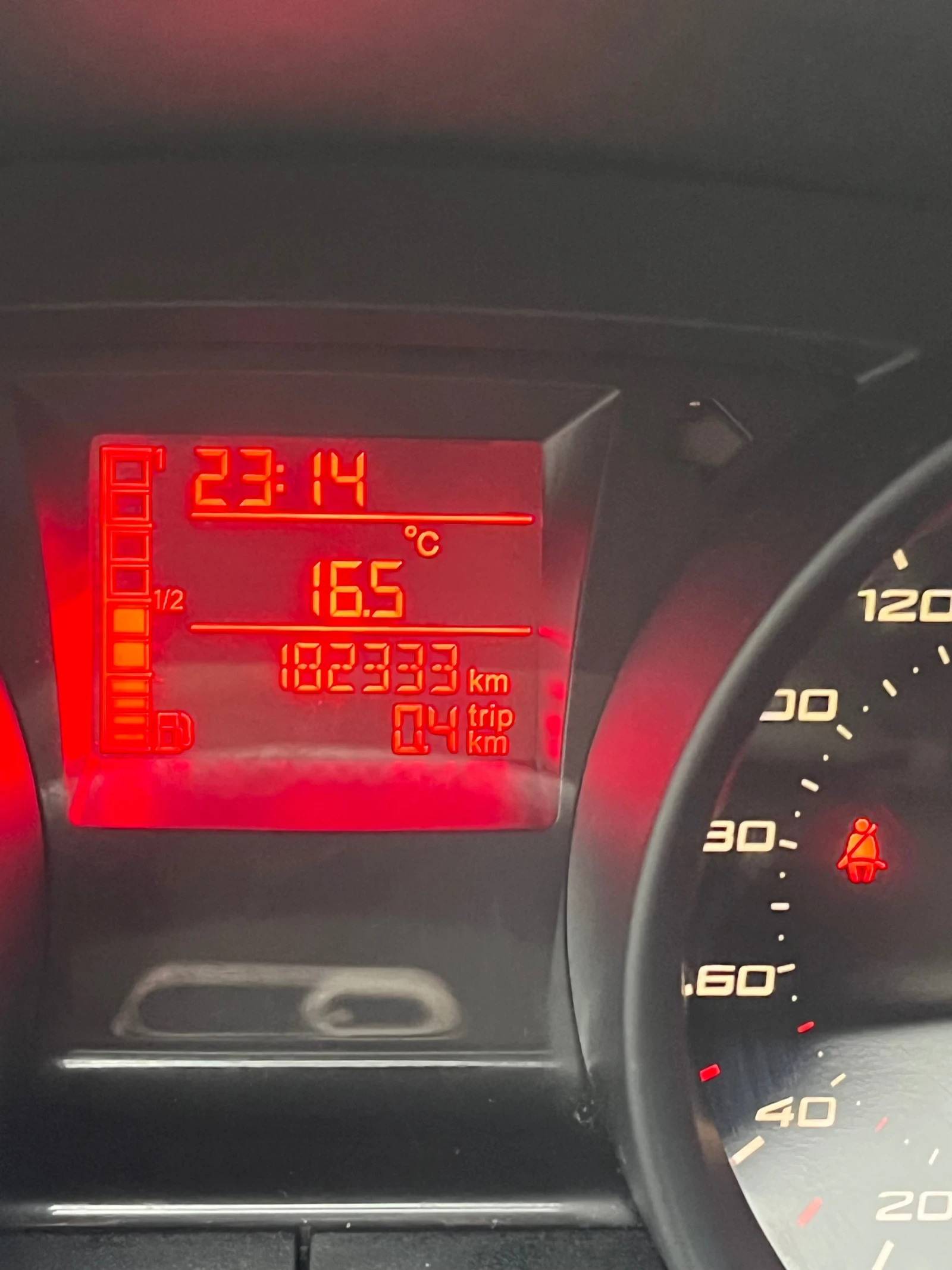 Seat Ibiza, снимка 12 - Автомобили и джипове - 54502290