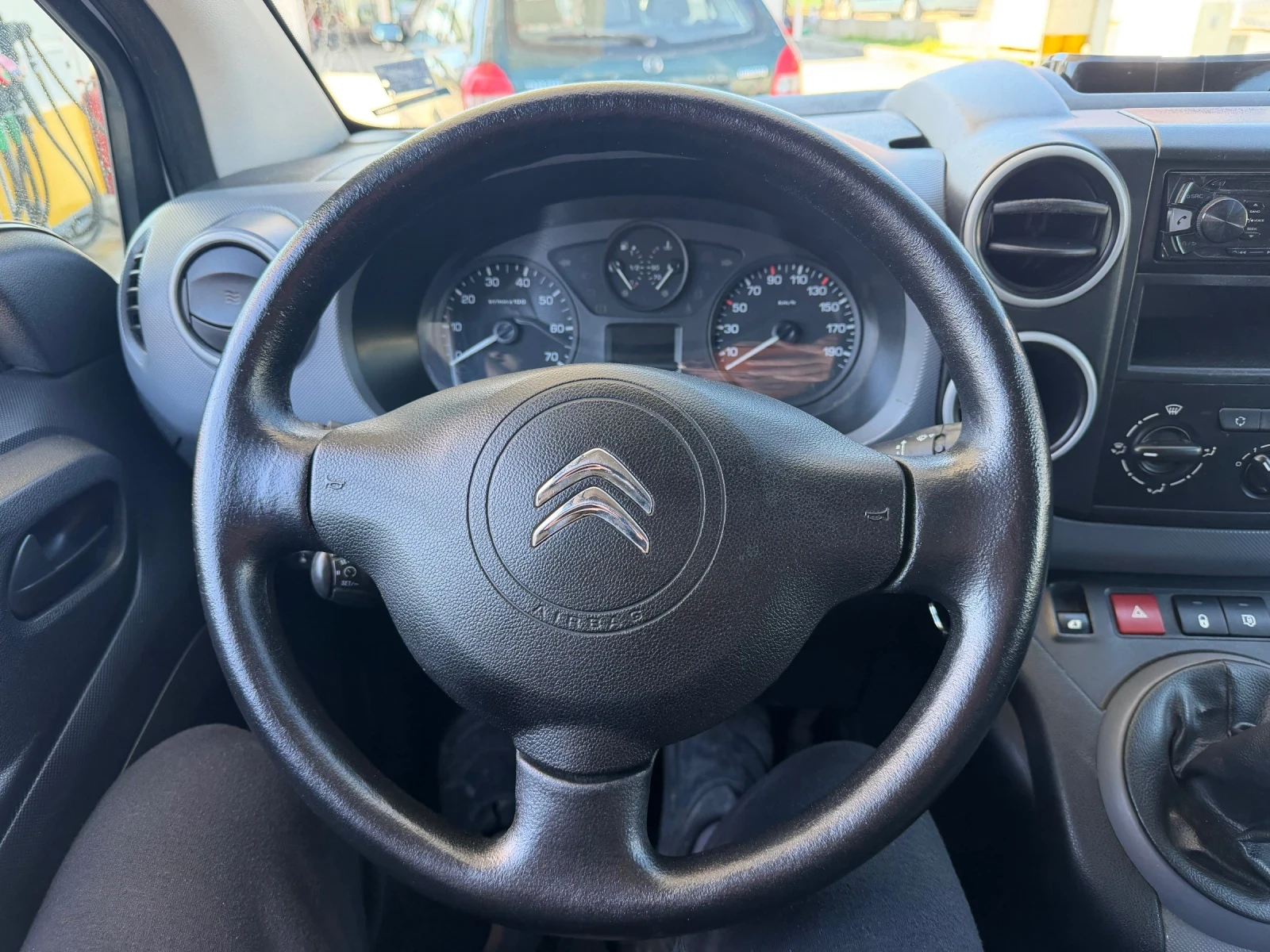 Citroen Berlingo 1.6 HDI Отличен* регистриран* обслужен, снимка 7 - Автомобили и джипове - 55063439