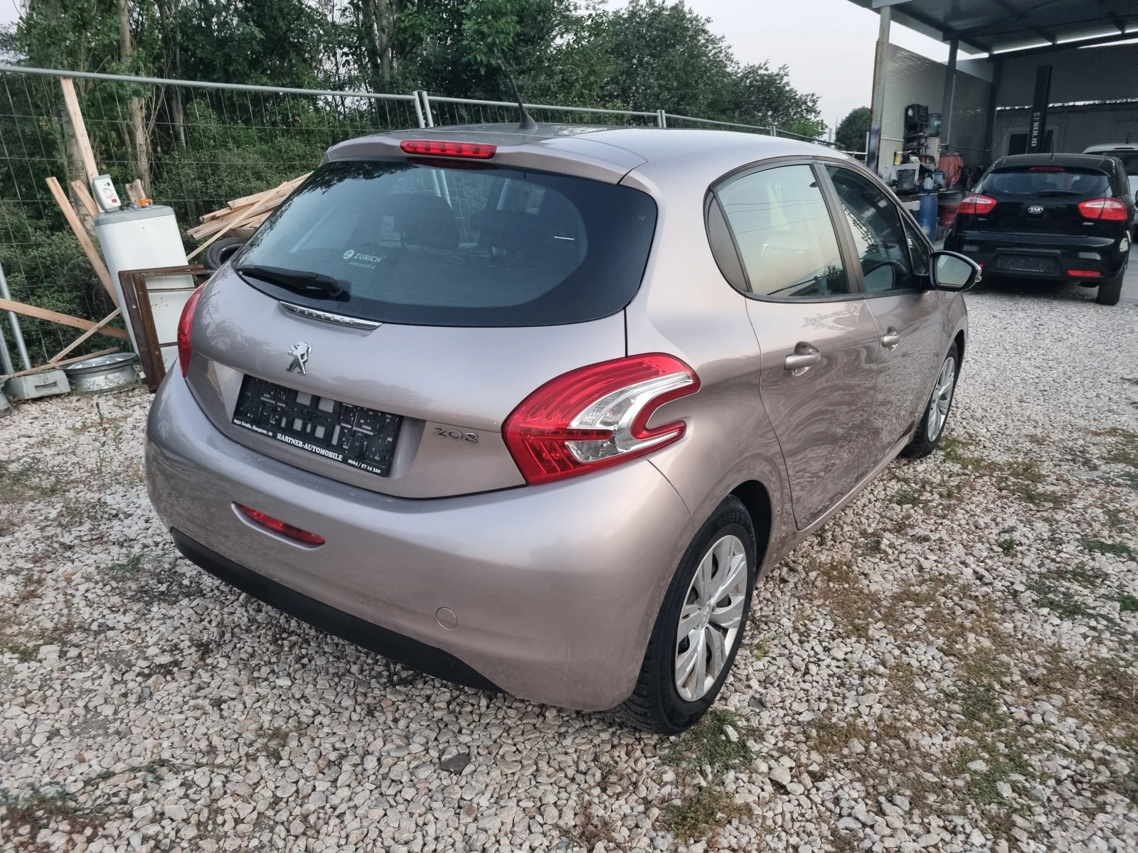 Peugeot 208 1.4i ESKLUZIVE , снимка 4 - Автомобили и джипове - 55604894
