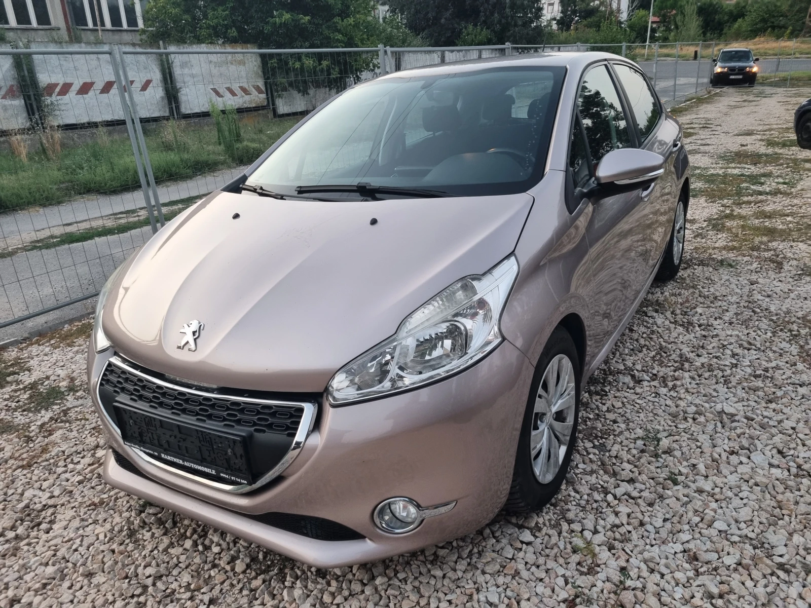 Peugeot 208 1.4i ESKLUZIVE , снимка 2 - Автомобили и джипове - 55604894