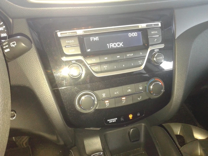 Nissan Qashqai 1.2i, снимка 7 - Автомобили и джипове - 41444586