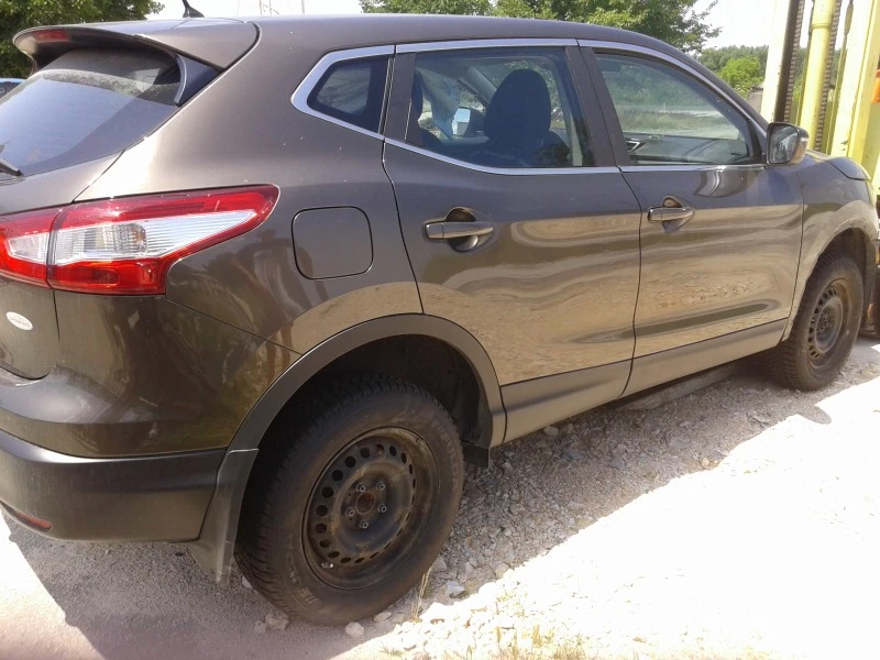 Nissan Qashqai 1.2i, снимка 4 - Автомобили и джипове - 41444586