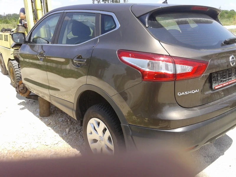 Nissan Qashqai 1.2i, снимка 2 - Автомобили и джипове - 41444586