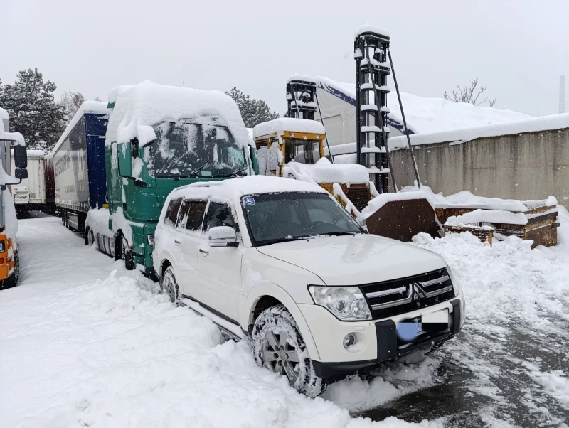 Mitsubishi Pajero Вагон, снимка 1 - Автомобили и джипове - 49217755