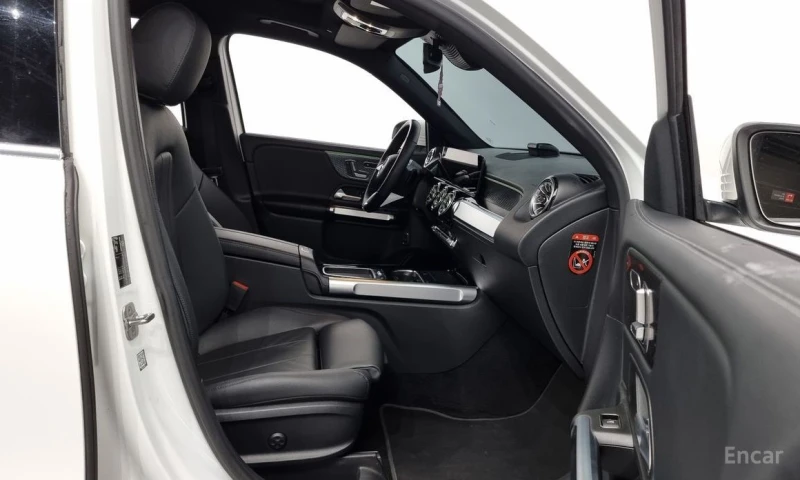 Mercedes-Benz GLB, снимка 11 - Автомобили и джипове - 53074449