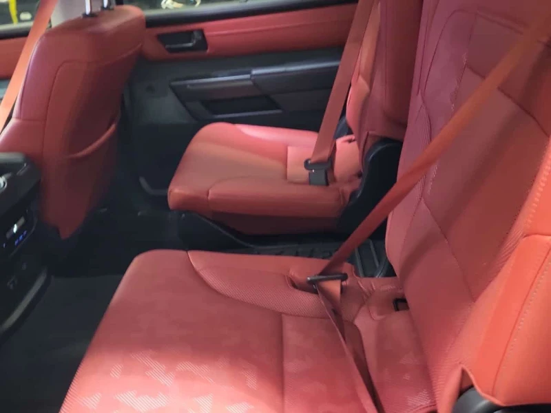 Toyota Sequoia * TRD OFF ROAD * ПОДГРЕВ* ЕЛ. СЕДАЛКИ* , снимка 12 - Автомобили и джипове - 53524329