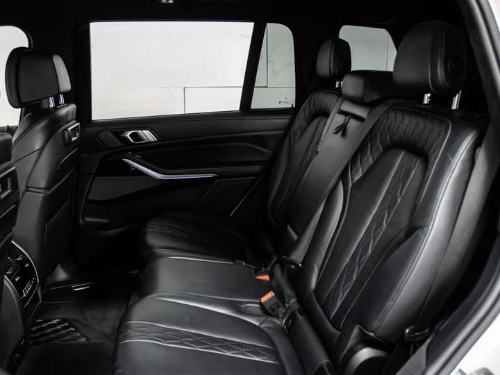 BMW X7 XDrive40i M SPORT 7-PASS HUD 360CAM CRISTAL SHIFTE, снимка 15 - Автомобили и джипове - 53604211