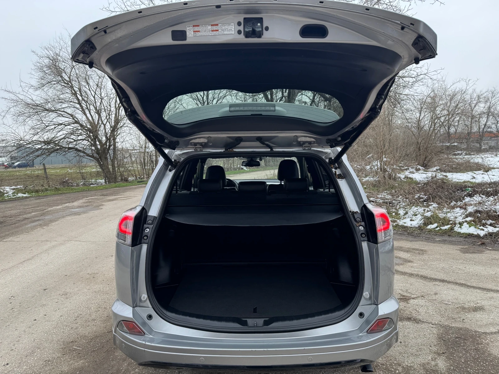 Toyota Rav4 2.5HYBRID EXECUTIVE.АВТО.КОЖА.КЕЙЛЕС.НАВИ. - изображение 9